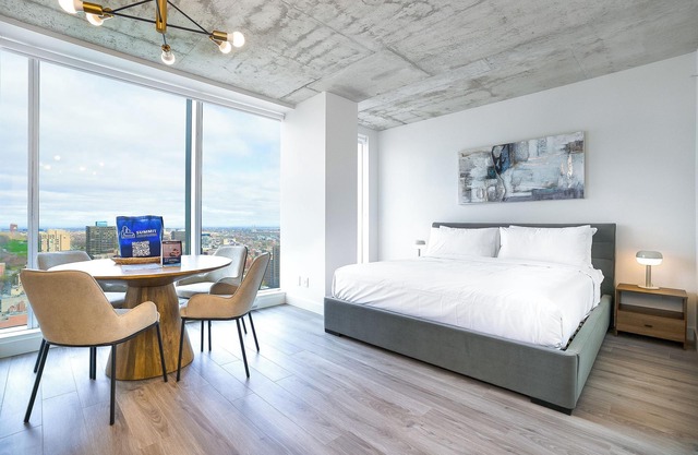 Luxury Studio in Heart of MTL X304 | Metro access