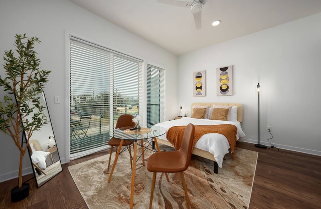 Luxury Studio in Prime Location l Private Balcony!