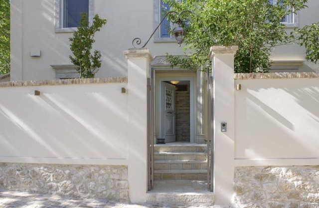 Luxury suites in Corfu town
