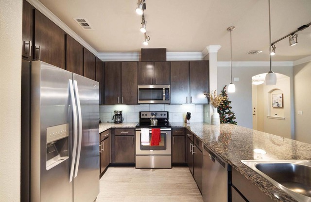 Luxury Townhome Pool North Austin Evonify