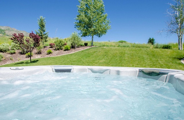 Luxury Townhome - Theater /Hot Tub /Arcade - Sleeps 14
