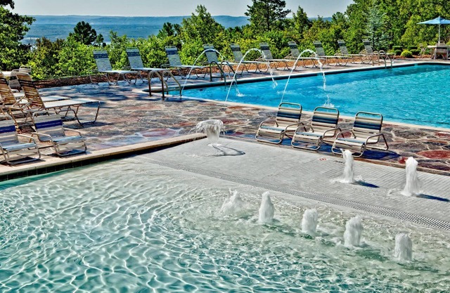 Luxury two bedroom and two bathroom unit with full amenities