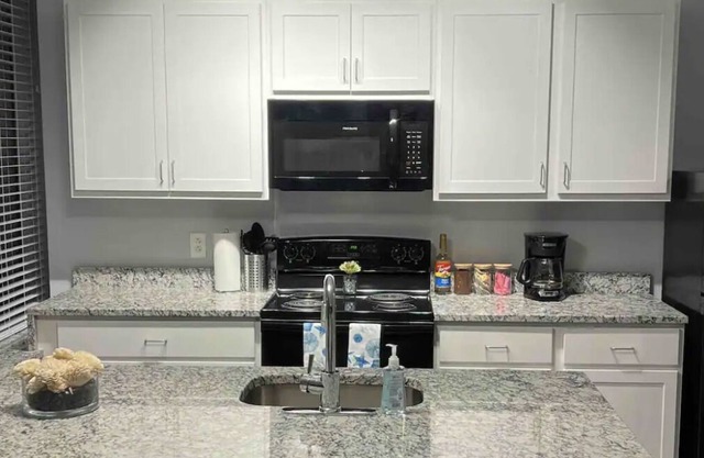 Luxury Unit Downtown Cleveland With Great View!