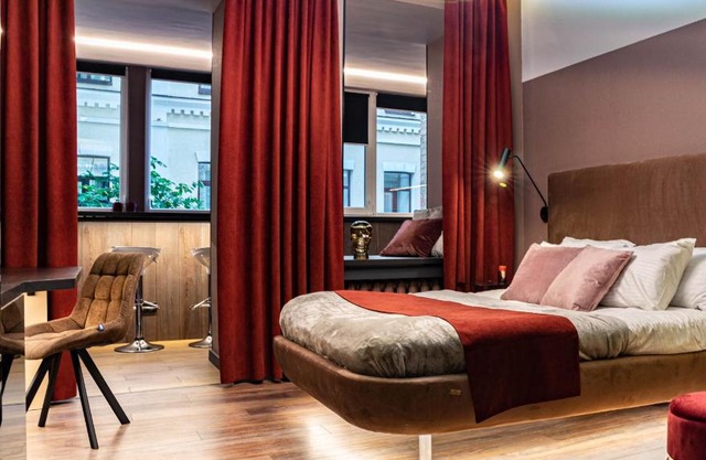 Luxury Upscale Apartments On 18 M Zhitomirska