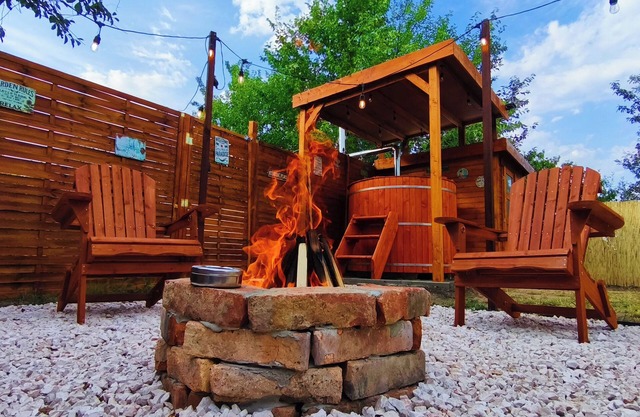 Luxury vacation home with hot tub and garden. Rural location - Pet friendly!