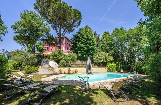 Luxury Villa 25 sleeps AC and pool