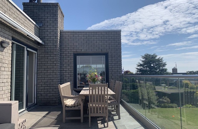 Luxury villa for 8 people overlooking Lake Veere