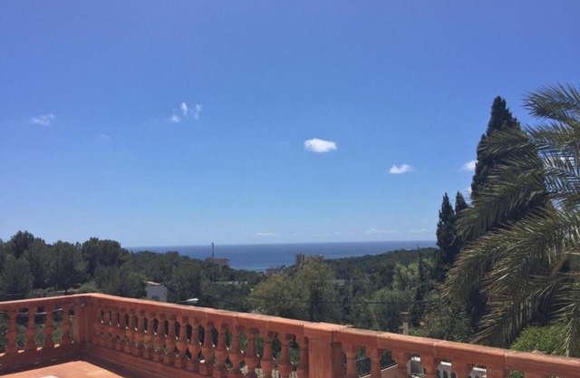 Luxury Villa for 16 people with seaview, pool and bbq