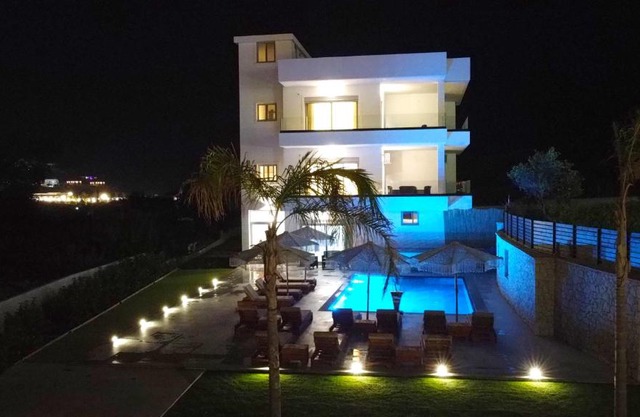 Luxury Villa JO-AN