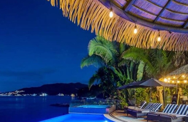 Luxury Villa -Private Jacuzzi - Ocean Front