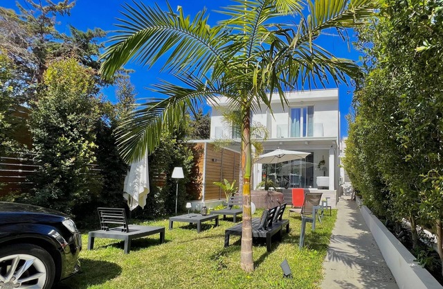 Luxury villa with jacuzzi at few meters from the beach