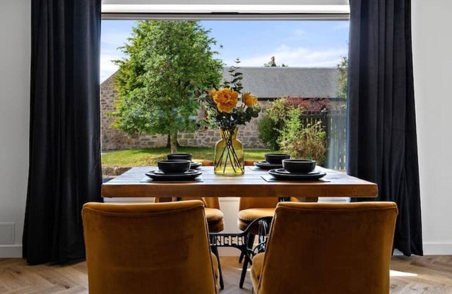 Luxury village cottage; outdoor tub; country views