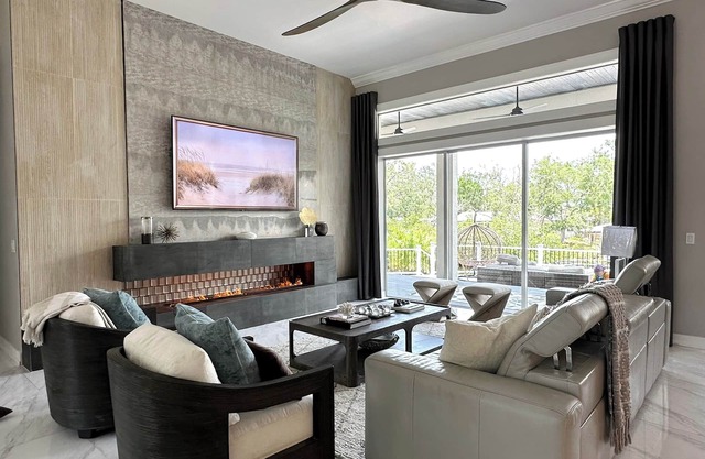 Luxury Waterfront Retreat – Kayaks, Jet Skis, Biking & Beaches at Your Back Door