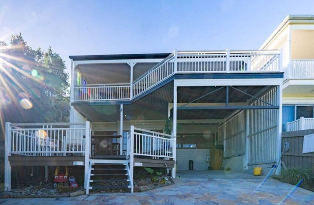 Luxxe West End 5B3B + Parking+HomePod Music System