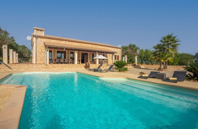 Luz De Luna - Four Bedroom Villa, Sleeps 8