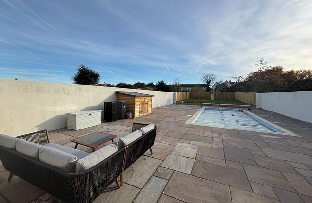 Lyla's | Holiday Home | Swimming Pool | Hot Tub | Parking