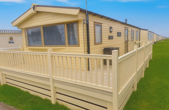 Lyons robin hood with wrap round decking