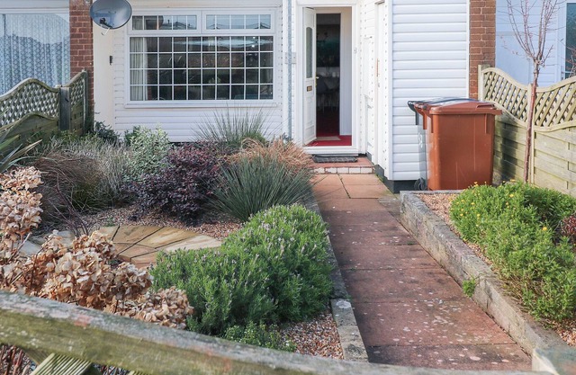 LYSANDER, family friendly, with a garden in Malborough