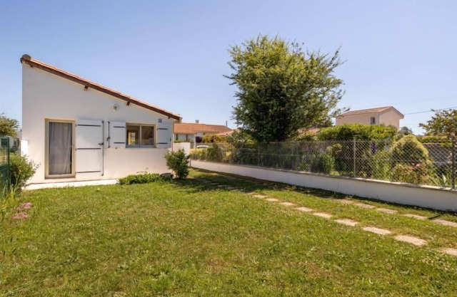 Mésanges by Interhome