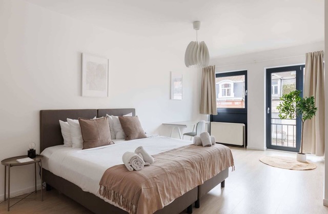 MA - Conseil I - Two Bedroom Apartment, Sleeps 6
