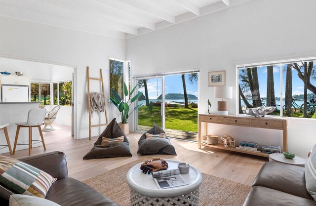 Mackeral Beach Cottage by TCC