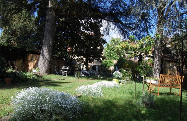 Madeleine Bergerac Bed and Breakfast Garden