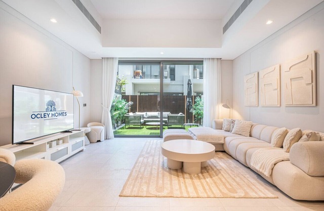 Mag Eye Townhouse, TH0-12-20 | 2BR+M
