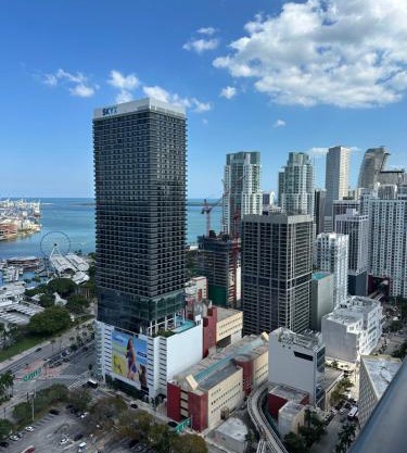 Magic Miami Penthouse Balcony Ocean View, Pool Resort, Spa, Heart of Miami