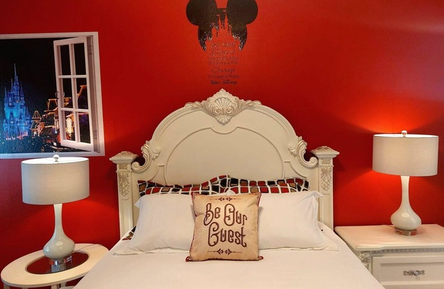 Magical 4Br/3ba gated home w/Pool & Spa near Tower Lake, Disney World, and Golf