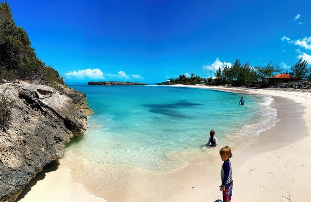 Magical Ocean Views /Great Location /Awesome Trip Guide /Adventure Tours.