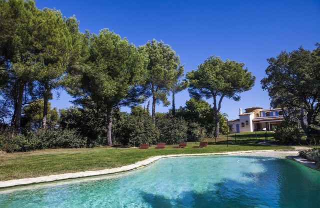 MAGNIFICENT Luxury Panoramic View Heated Pool, Jaccuzzi, Balneo 12 people