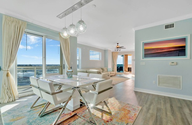 Magnificent Modern 2/2 Oceanview Luxury Condo