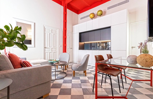 Magnificent apartment near city center. San Laureano II