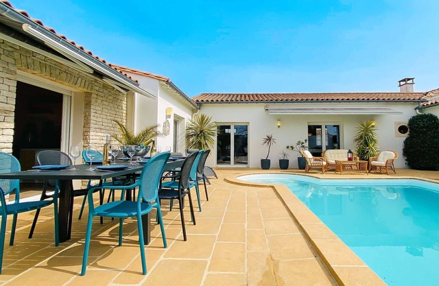 Magnificent villa with pool ideally located