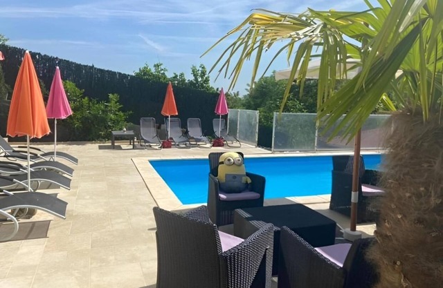 Magnificent house with private pool in the Beaujolais region