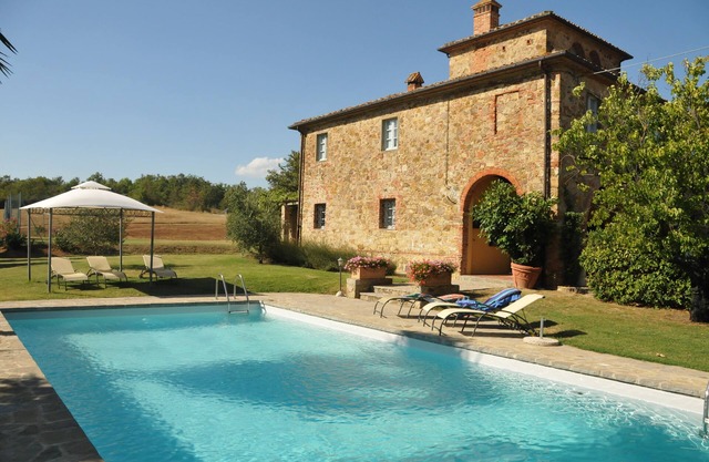 Magnificent Leopoldian Villa for 10p (+option. 4p) with private pool and garden