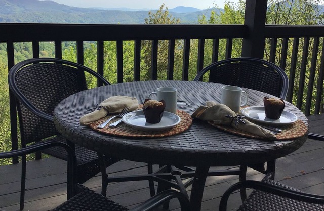 Magnificent Mountain Views-3 state view overlooking the slopes of Sugar Mountain