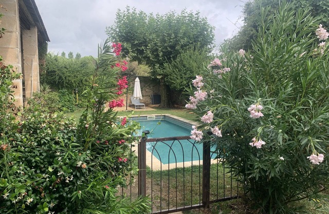 Magnificent outbuilding in Mas Provencal with swimming pool, near Pont Royal golf course
