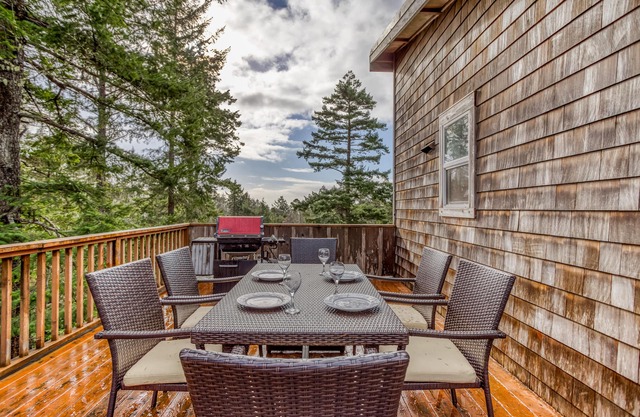 Magnificent Private Home in Northern Manzanita!