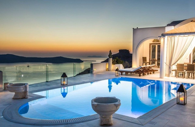 Magnificent Santorini Villa | 3 Bedrooms | Villa Bacchus | Private heated pool.