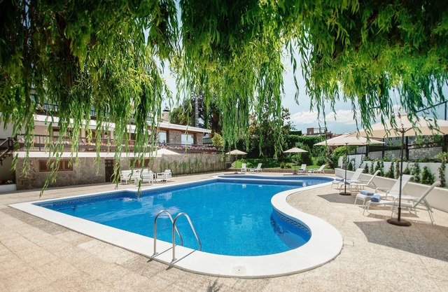 Magnificent villa, completely renovated, located in the belt of Granada