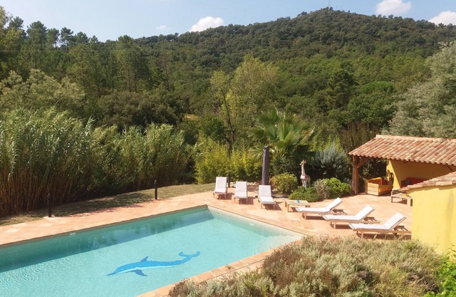 Magnificent VILLA of 450 m² in peace with large swimming pool