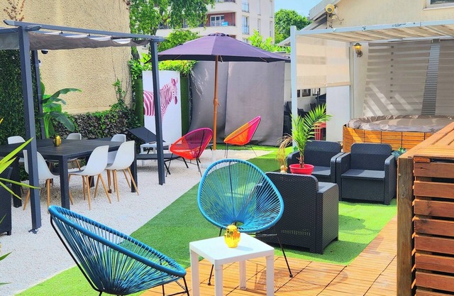 Magnificent villa with heated pool, jacuzzi and sauna