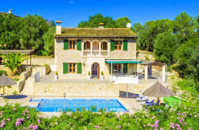 Magnificent villa with private pool