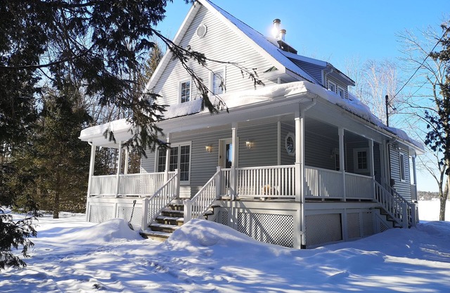 Magnifique maison au bord de l'eau à Tremblant