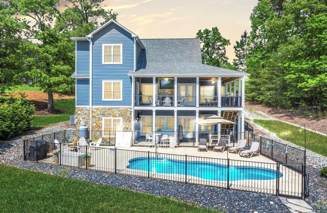 Magnolia Cove, New Lakefront Luxury w/Covered Decks + Heated Salt Water Pool, Fire Pit & Dock!