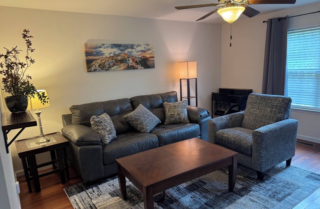 Magnolia Place, townhouse, 2 bedroom, 1.5 bathroom, screened porch, entire house