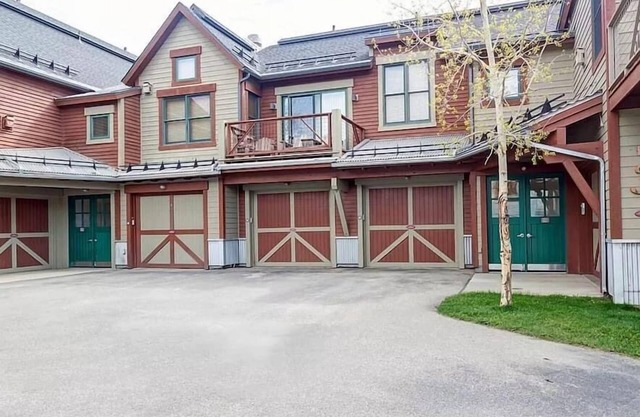 Main Street Junction-A Breck Retreat-Dogs Welcome!