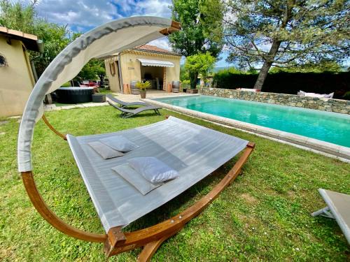 Maison 6p, 3ch, piscine, jacuzzi, cuisine d'été, jardin clos