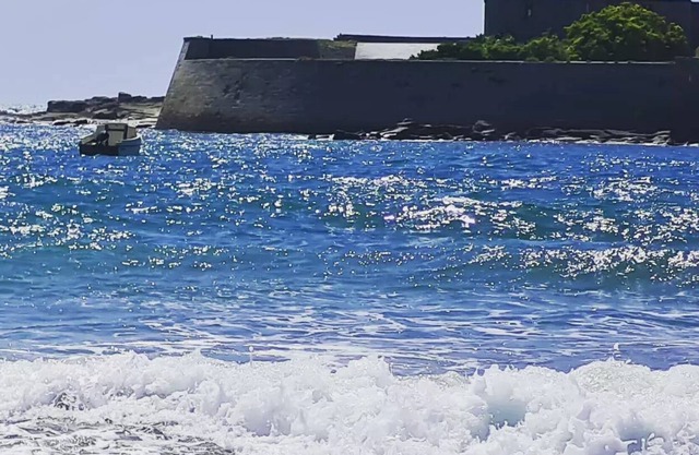 Maison au Bord de la mer et Jacuzzi